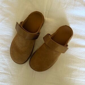 Ugg Goldenstar suede clogs size 7